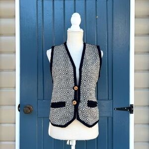 Vintage World Beat 100% Wool 
 Vest with Black Trim Women’s Size Medium